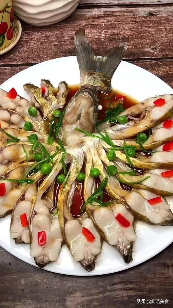 中餐厅林大厨清蒸鱼用什么鱼最好:在家里怎么样才能蒸好一盘鱼？