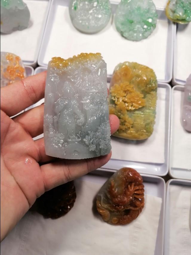 直播间卖的翡翠是真的吗,直播间卖翡翠和赌石的套路都有哪些？