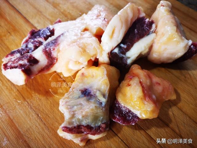 澳洲和牛白色肥肉:澳国来的牛肉是新鲜的还是冷冻的？为什么有些人觉得吃起来高大？