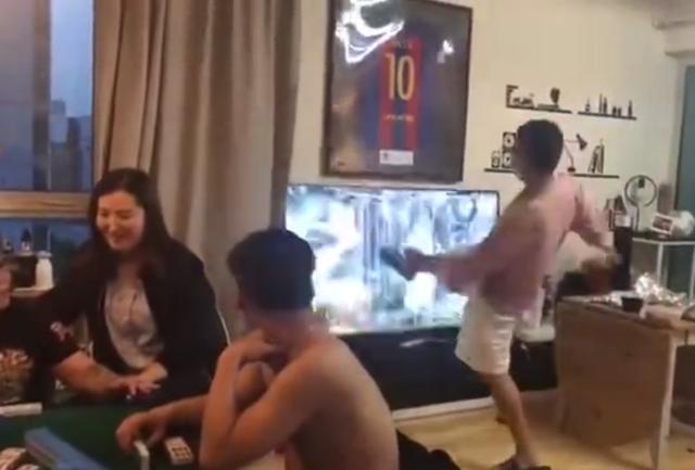 快乐男声苏醒:苏醒是何方人士，砸个电视就火了？
