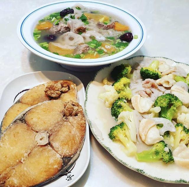 董洁个人资料:经常听到一句话：好白菜都被猪拱了，到底是什么意思？