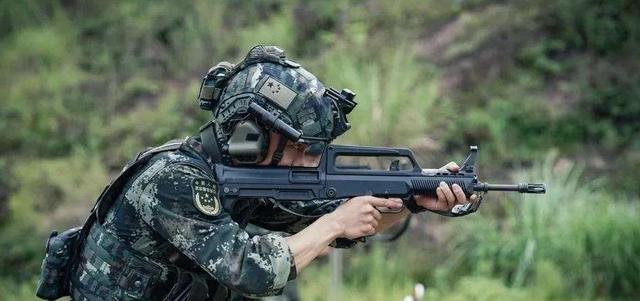 大家可不可以给我推荐一些关于解放军单兵作战讲解的书籍？