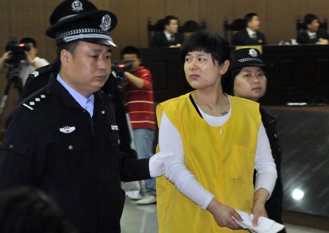张秋歌王晓梅:死刑犯被执行死刑后侥幸活了下来，请问继续执行还是当场释放？