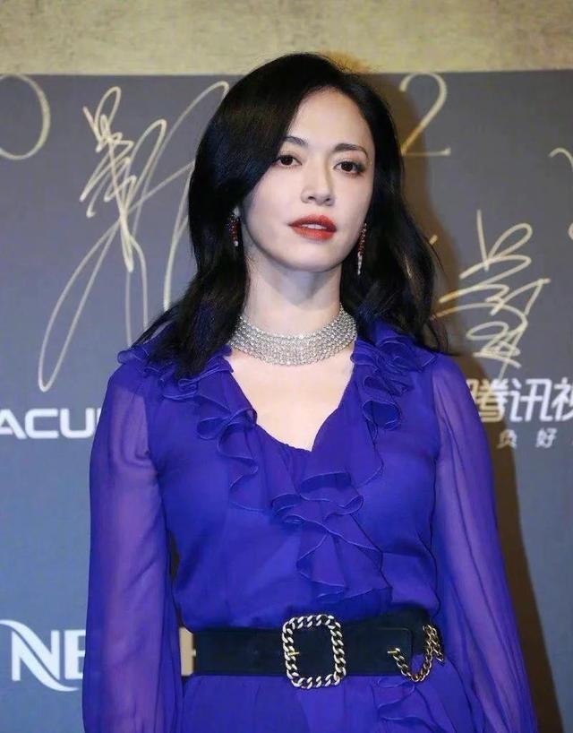 姚晨晒20年前合照:你对41岁姚晨写真有何看法？