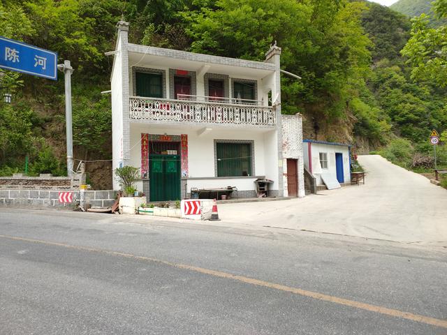 新藤惠美:地里长了许多葛根藤，怎么清除？
