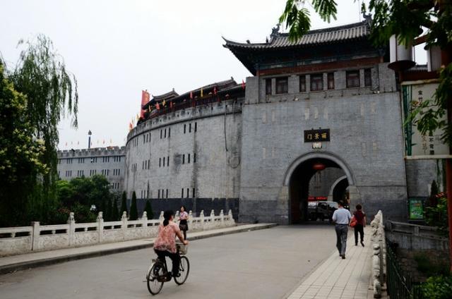 洛阳鸡冠洞<a href=https://maguai.com/list/52-0-0.html target=_blank class=infotextkey>旅游</a>攻略:有没有洛阳<a href=https://maguai.com/list/52-0-0.html target=_blank class=infotextkey>旅游</a>攻略推荐？