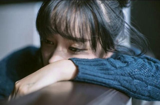 胡杏儿黄宗泽分手原因:如果你的前任刚和你分手，出了车祸你会发疯似地去看他吗