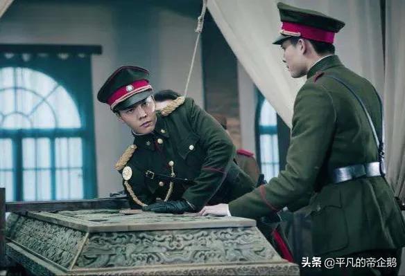 极海听雷白昊天身份:《重启》中白昊天是什么身份，为什么可以弄到液化氮