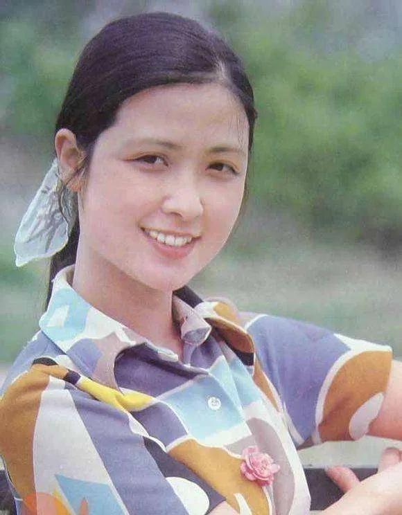 87红楼梦演员重聚:87版红楼中的尤二姐的张明明，为何不愿意参加红楼30年聚首