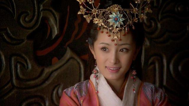 旺旺心语主要人物图片:古代四大美女之一的王昭君为什么在被送出后汉元帝才后悔？
