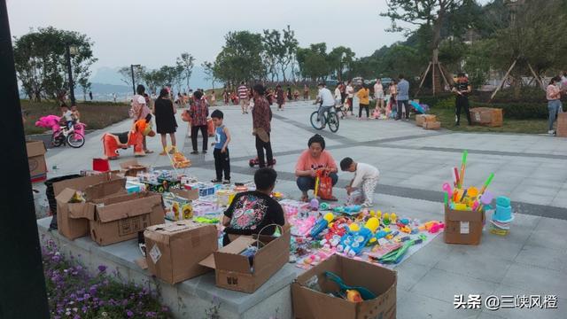 西安摆地摊微信群:如何看待西北大学物理学硕士王昕在西安街头摆摊卖卤味？