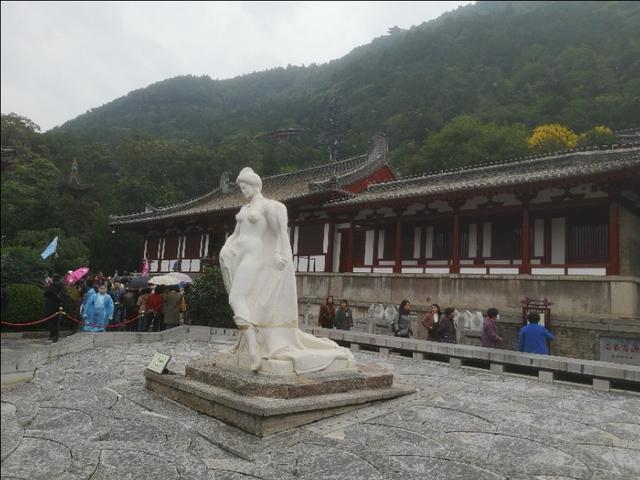 施瓦辛格参观兵马俑:兵马俑华清池，大雁塔不夜城，钟楼回民街三选一你选哪个？