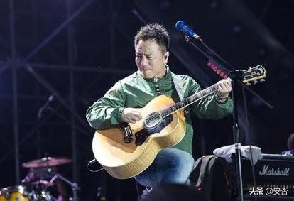 许巍老婆:许巍、汪峰、郑钧三人在内地音乐圈谁的地位更高一些？