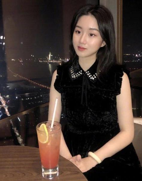 孟非老婆:为什么说孟非汪峰其貌不扬女儿却很漂亮？