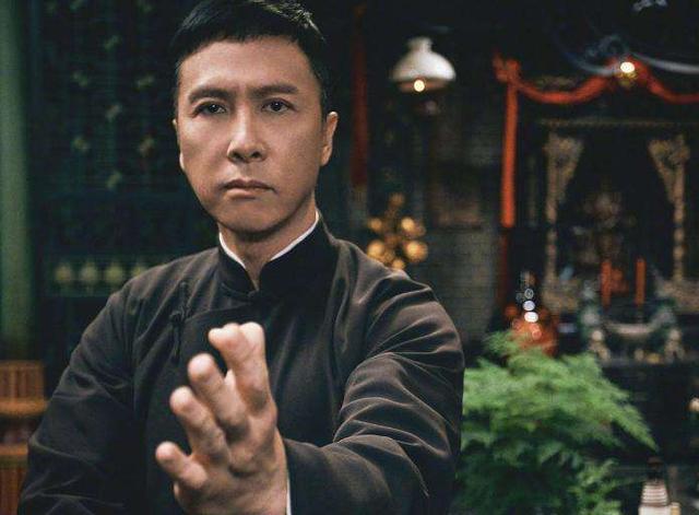 洪震南:《叶问2》里的洪震南能打得过《叶问4》里的万宗华吗