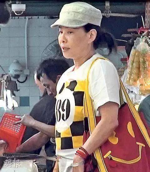 周润发的老婆:周润发裸捐50亿，捐了吗？捐给谁了？
