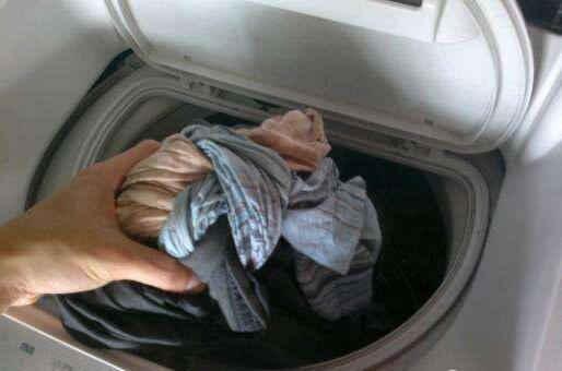 洗衣机脱水不均匀怎么回事，洗衣机调不到脱水状态