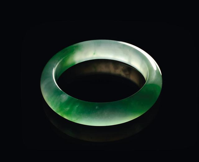 2021年最流行新款金手镯,2021年什么时候买黄金首饰便宜？