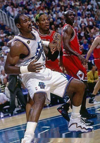 大虫罗德曼当年在公牛队场均只有5分，他为什么能和当年的乔丹皮蓬并称为三巨头？插图16