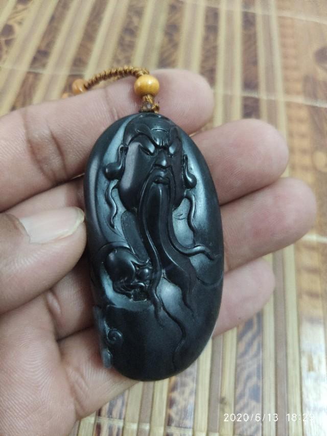 戴墨玉的意义,和田玉墨玉适合做什么题材？