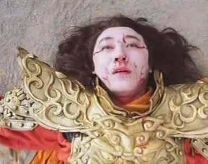 李元霸vs裴元庆:宇文成都和裴元庆一起上，能否赢李元霸？