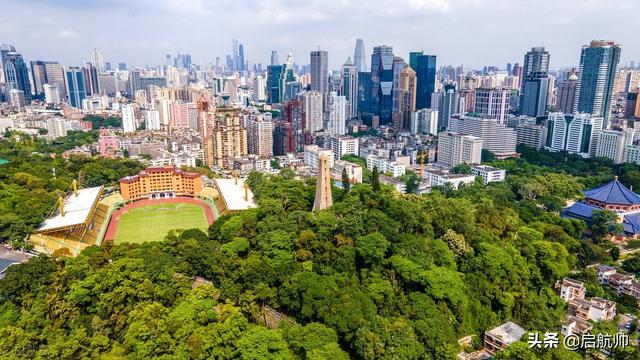 阎志简介:阎志的卓尔公益基金会今年为高校建设作出了哪些贡献？