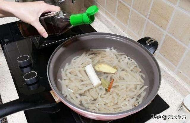 (猪皮冻最正宗的做法怎么做)如何做出最好吃的猪皮冻,Q弹劲道?