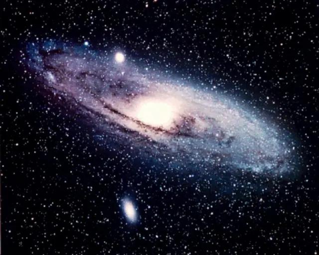 你相信外星人存在吗？为什么？