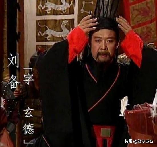 曹操煮酒论英雄:曹操青梅煮酒论英雄，独独看好刘备的依据是什么？