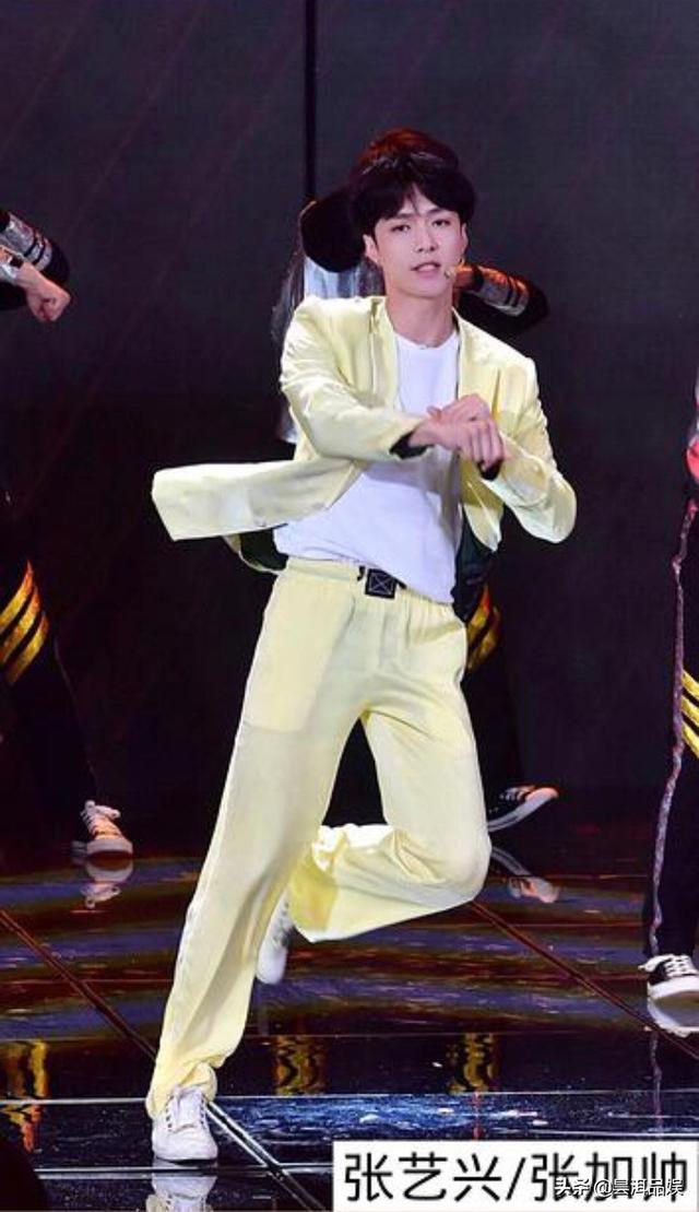 任嘉伦谭松韵互叫本名:《锦衣之下》剧终，你对任嘉伦谭松韵饰演的角色结局满意吗？