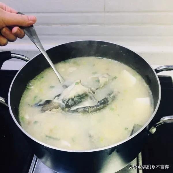 产妇 通草鲫鱼汤:产妇可以喝通草鲫鱼汤吗 即鱼怎么做即鱼汤怎么做下奶？