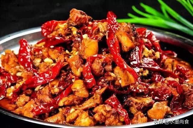 青椒鸡胸脯肉的做法:青椒鸡胸脯肉的做法家常菜 血脂高可以吃鸡胸肉吗？如何做鸡胸肉吃起来才健康？