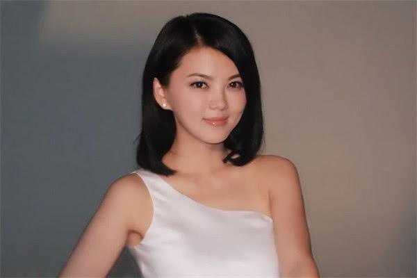 谢娜为什么怕李湘:如果当年李湘不离开《快乐大本营》，现在的谢娜会怎样呢？