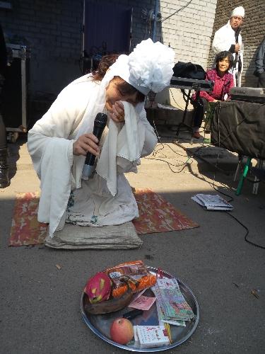 下葬时不好的预兆,为何棺材下葬途中不能落地？