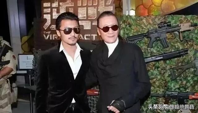 跨年演唱会鸟叔:你怎么看待谢霆锋在跨年演唱会忘词
