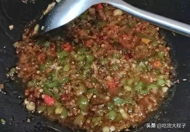 最简单的凉拌皮蛋豆腐,凉拌皮蛋豆腐的家常做法湘菜？