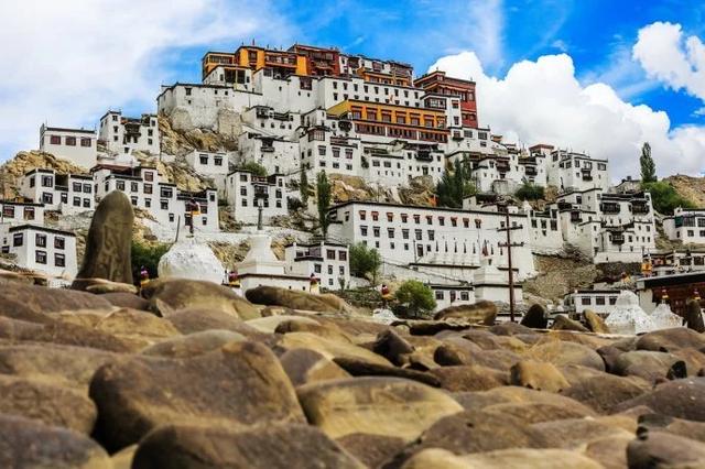 藏南和拉达克的气候有什么特别之处？