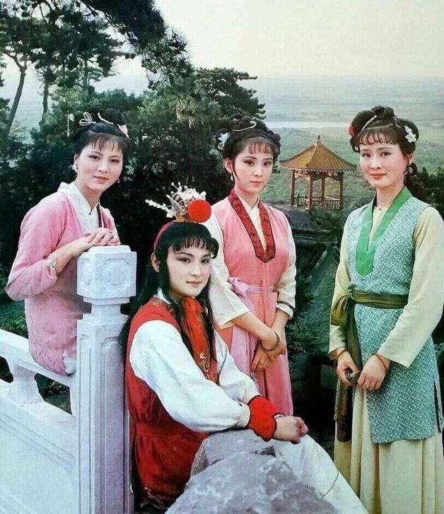 《红楼梦》中,袭人和晴雯,宝玉究竟最爱谁？
