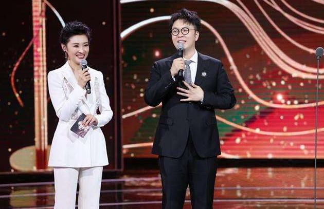 周涛的老公路云:曾经的春晚主持人周涛近况如何？听说她去演话剧了？