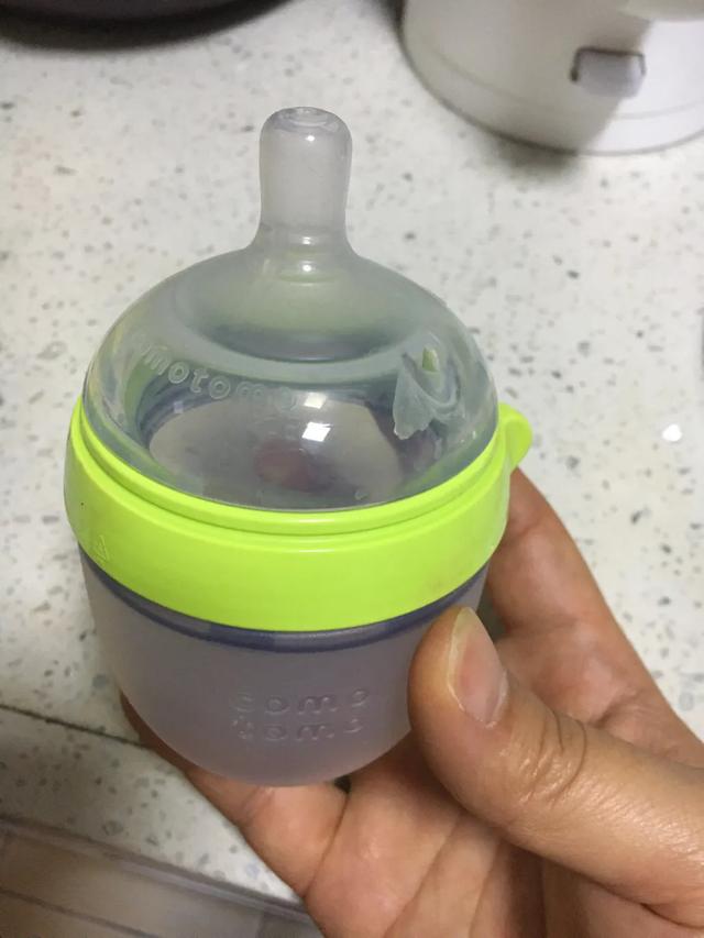 想问一下各位宝妈们在淘宝上哪家店铺卖的奶嘴最好？宝宝七个月了？
