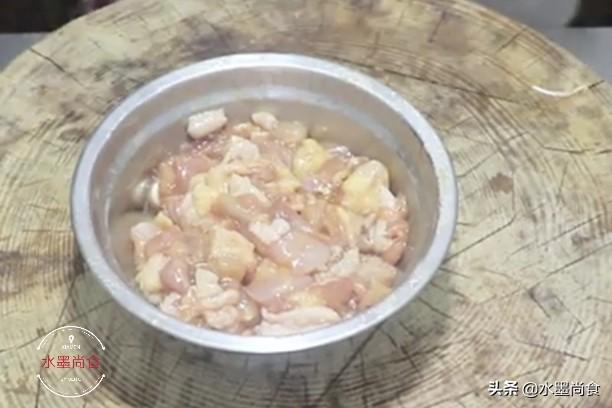 青椒鸡胸脯肉的做法:青椒鸡胸脯肉的做法家常菜 血脂高可以吃鸡胸肉吗？如何做鸡胸肉吃起来才健康？