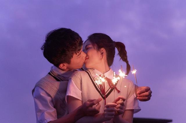 为了爱情我也背叛了所有:一个女人在感情上背叛了你，这样的爱情还有意思吗？