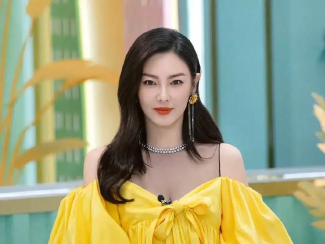 伊能静黄圣依张萌一组:为什么说才播完二次公演，《乘风破浪的姐姐》热度就下降了？