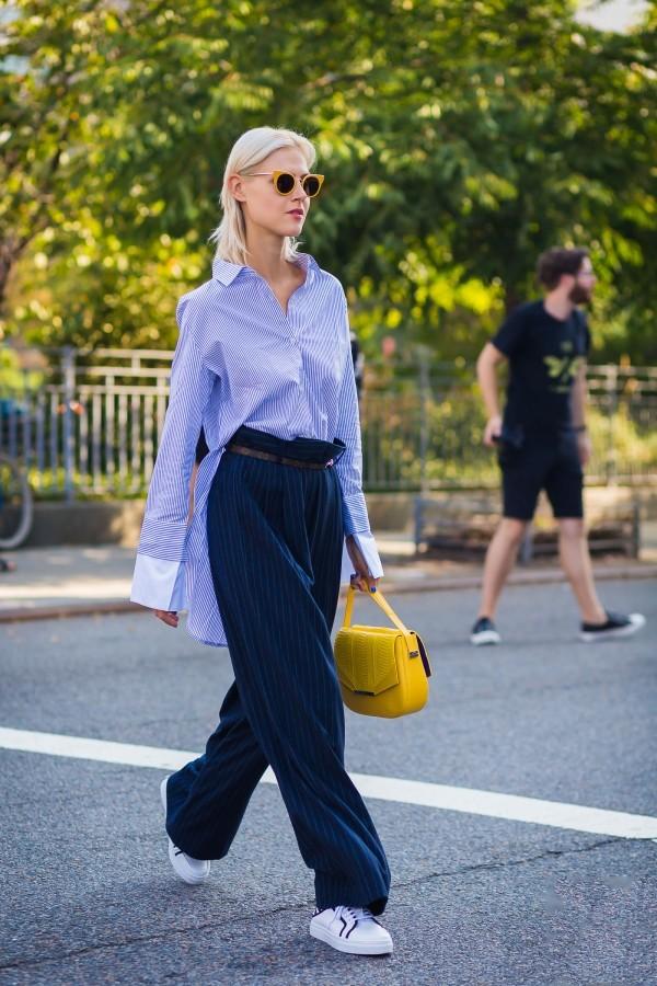 女生蓝色衬衫搭配什么裤子好看