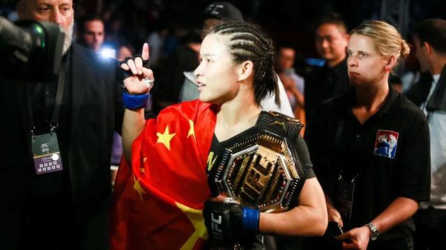 张铁泉:李景亮是不是UFC中国选手中最厉害的？有什么看法？