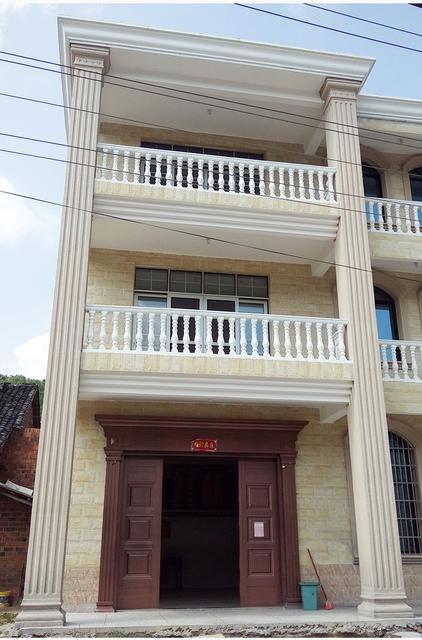 农村建房四方柱和罗马柱哪个好看?