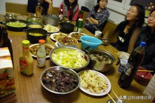 室内打仗视频:为什么到过年家庭矛盾就多起来了，甚至大打出手，最后不欢而散？