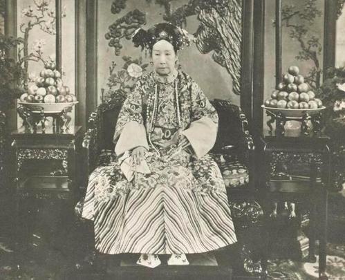 慈安太后简介:慈安太后死后，慈禧太后为什么不自己做皇帝？