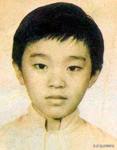 周星驰的电影为什么就算时间过了很久了,但回看起来还是很喜欢？
