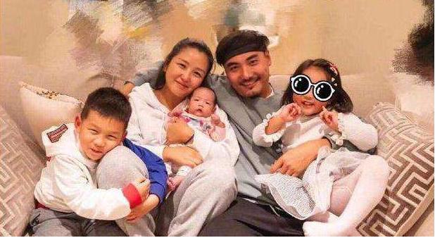 成果老公是谁:离婚两年多后何洁与前夫赫子铭的现状如何？